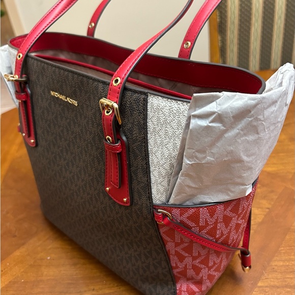 Michae Kors red and cream shades - Picture 8 of 16